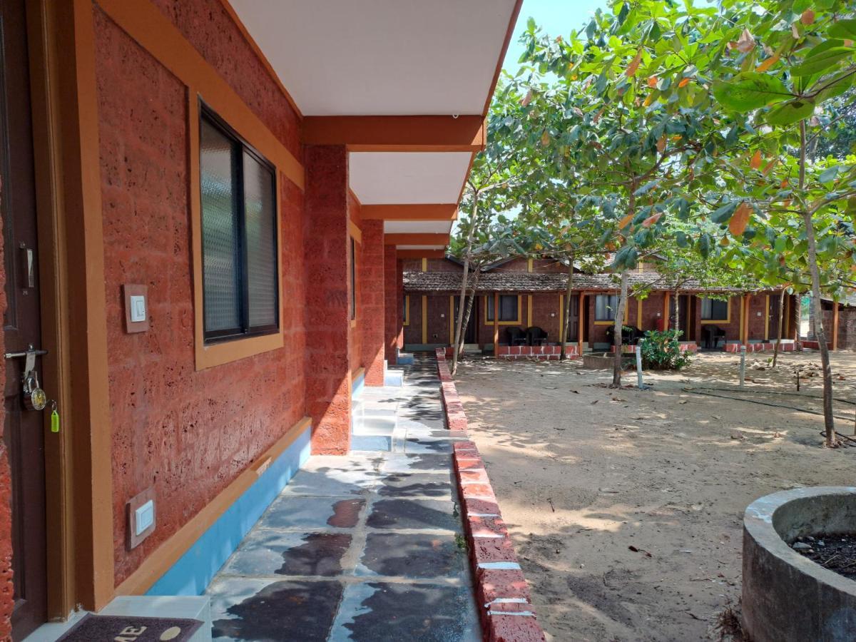 Palm Beach Resort Kumta 外观 照片